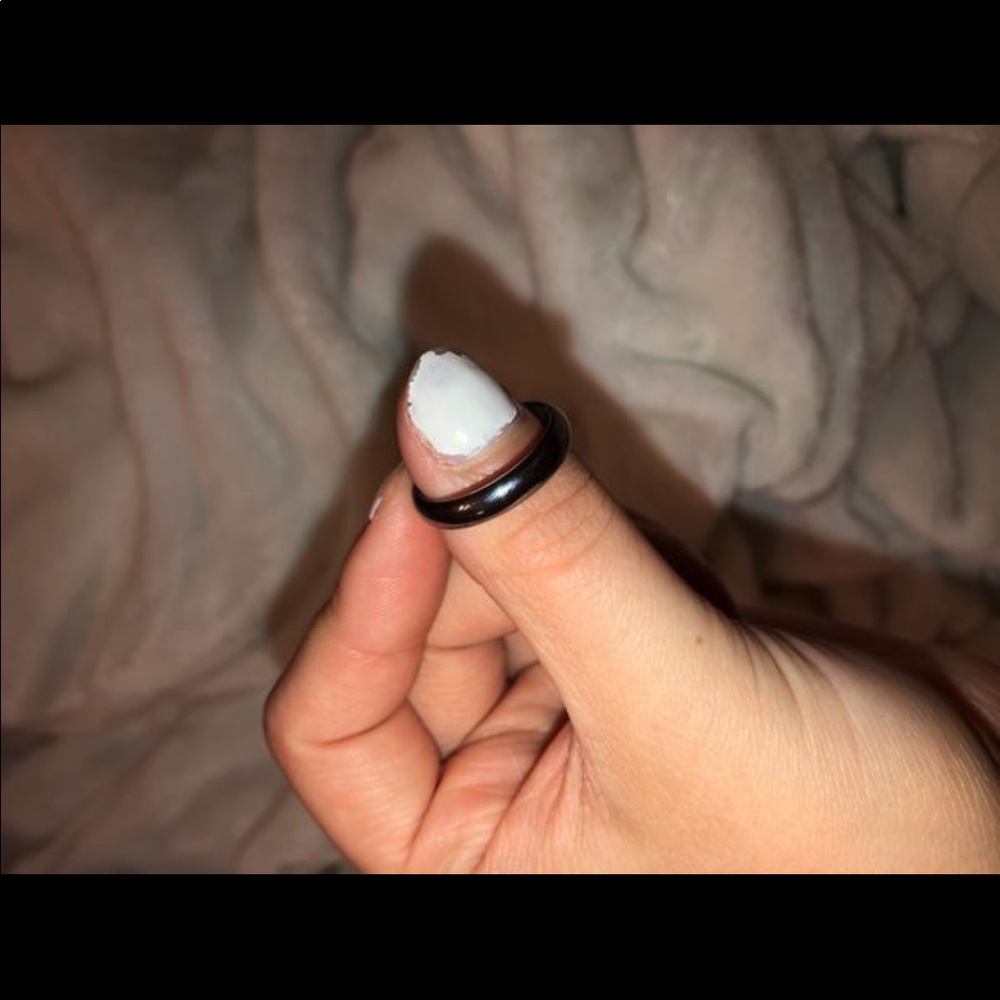 Engagement ring - Picture 3 of 3